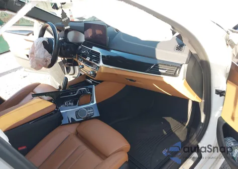 2021 BMW M550I xDrive z USA, uszkodzony, nr VIN WBA13BK05MCF01006